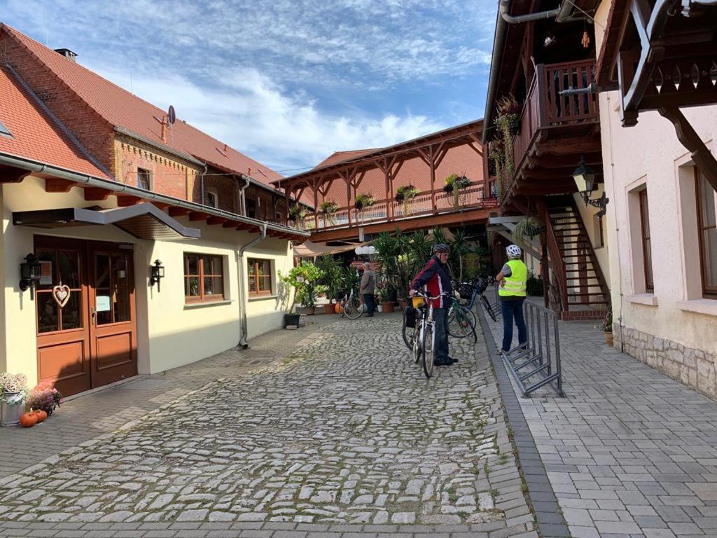 Hotel Garni Zum Rebstock ナウムブルク エクステリア 写真