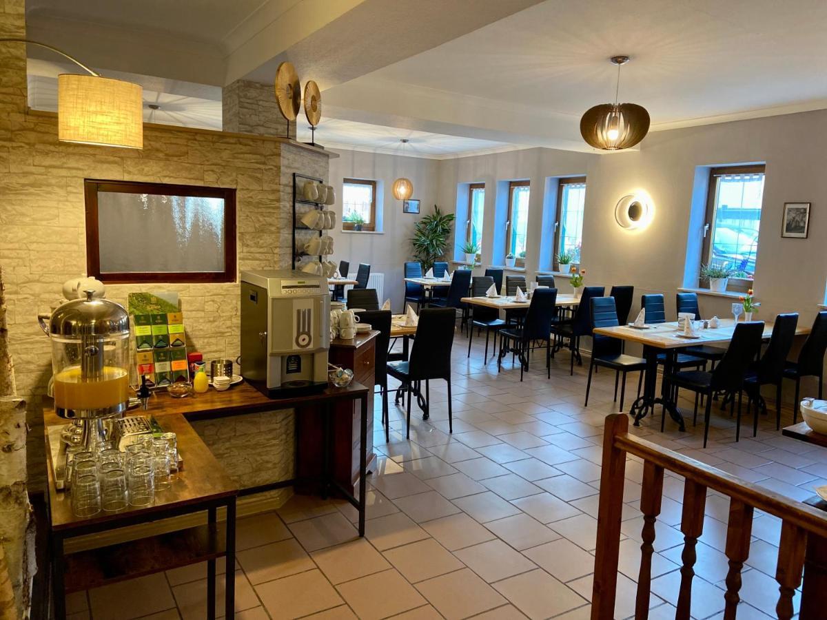 Hotel Garni Zum Rebstock ナウムブルク エクステリア 写真