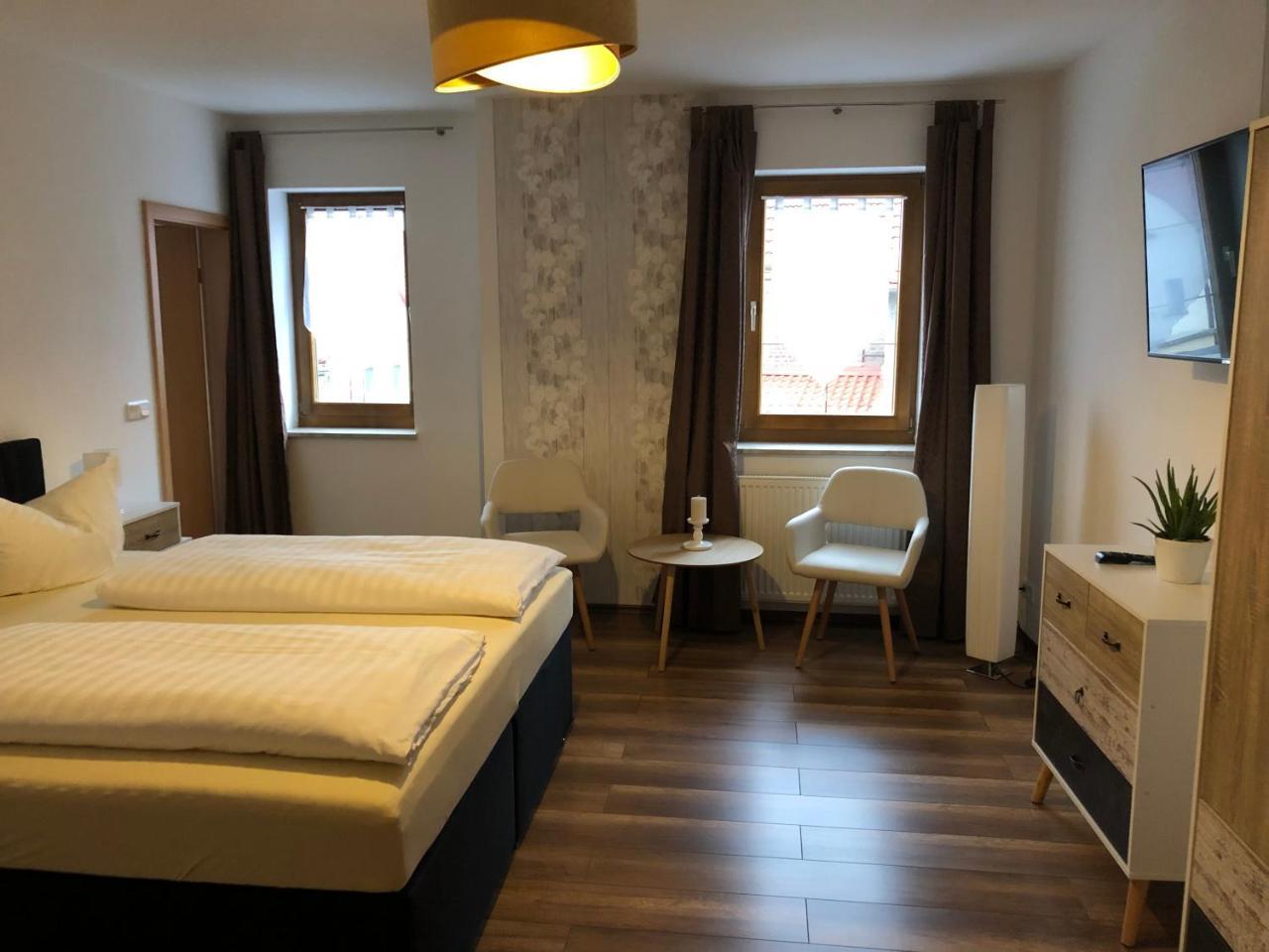 Hotel Garni Zum Rebstock ナウムブルク エクステリア 写真
