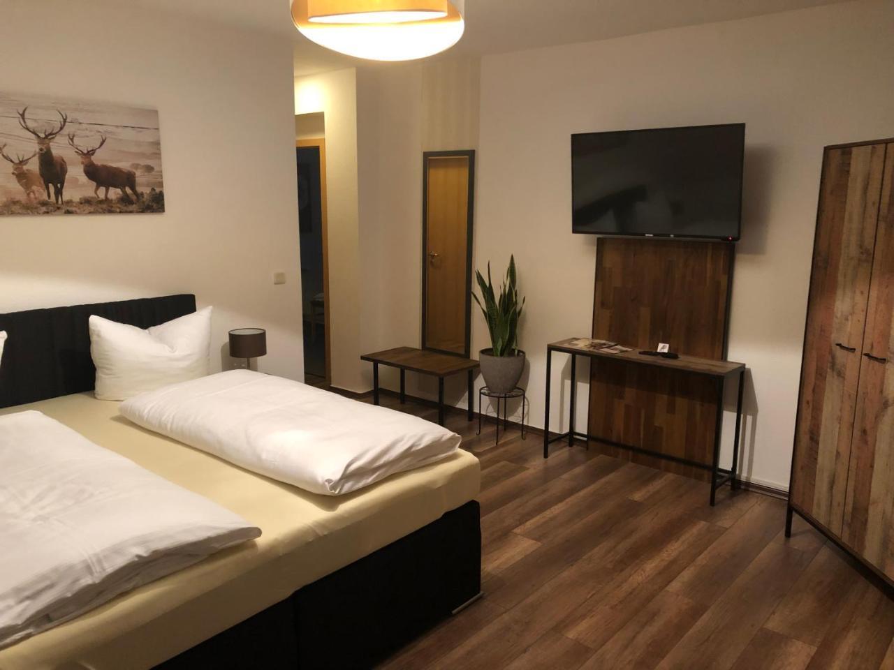 Hotel Garni Zum Rebstock ナウムブルク エクステリア 写真