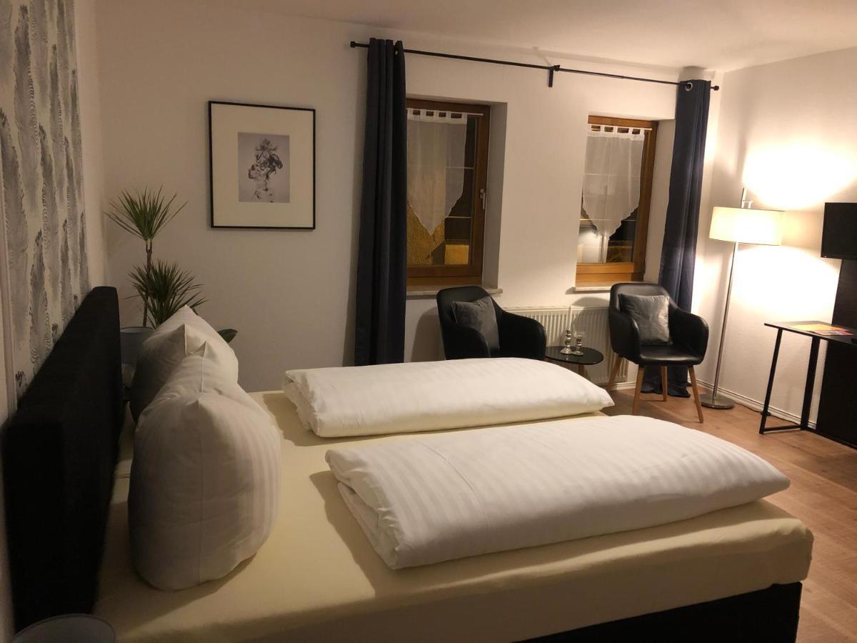 Hotel Garni Zum Rebstock ナウムブルク エクステリア 写真